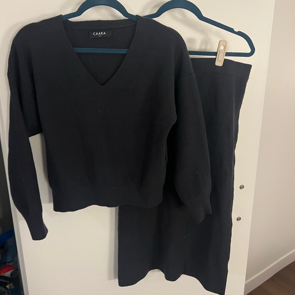 Few Moda/Caara - Dark grey sweater matching set (L) - NWOT